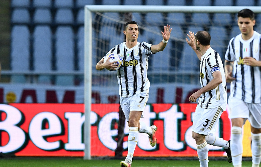  德甲揭幕战上演进球大战创纪录  