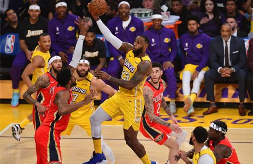  湖人浓眉哥防守端统治油漆区，完美护框助球队锁定胜局
