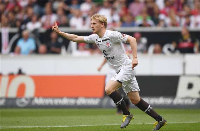  布雷斯特进攻多点开花，客场大捷逃离降级区