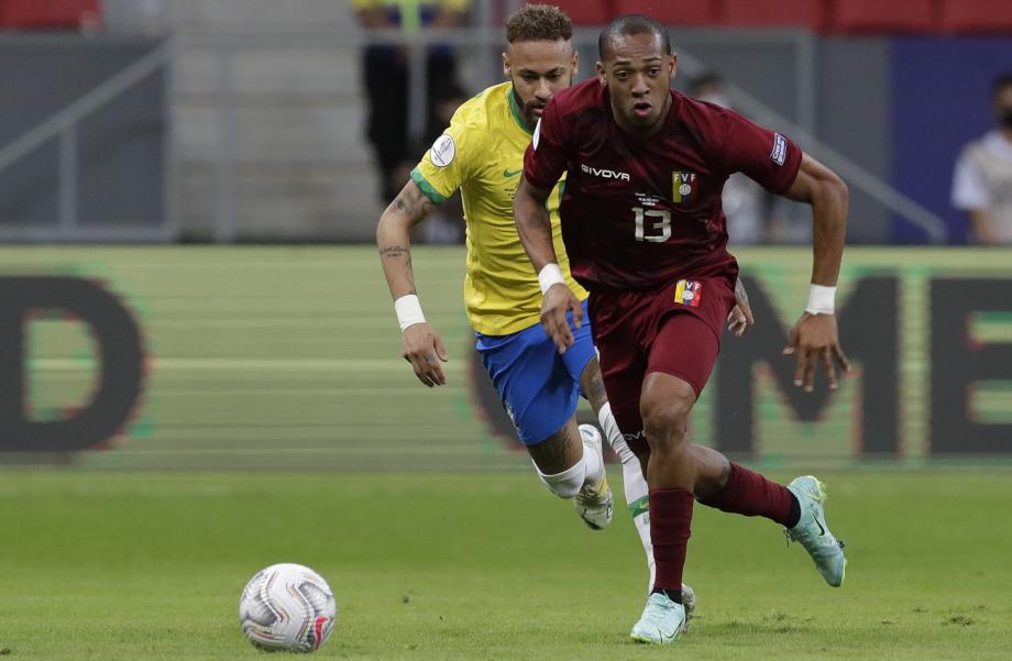  埃弗顿老将传射建功保级关键战全取三分